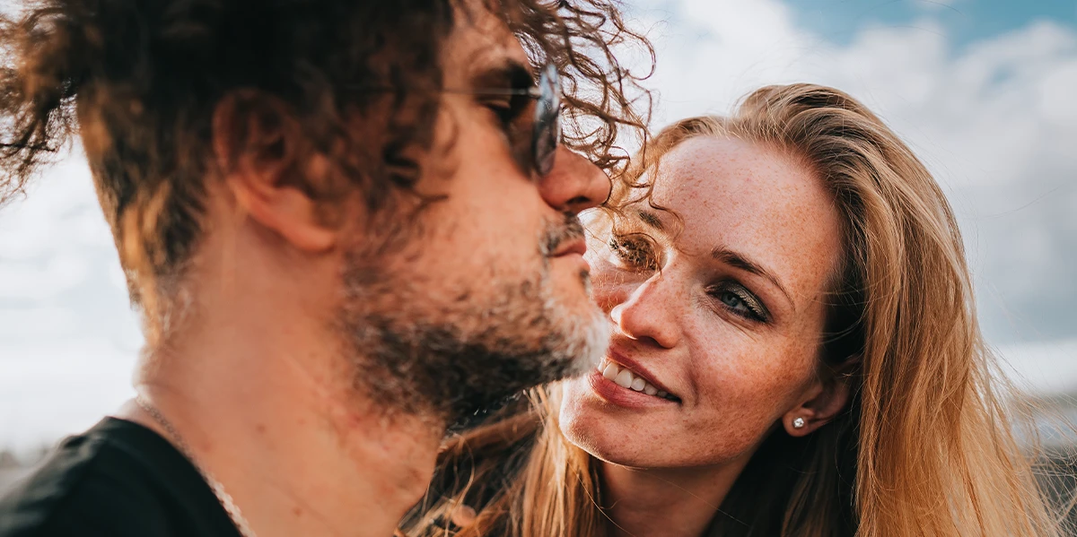 5 Ways To Practically Ensure He Asks You Out For A Second Date
